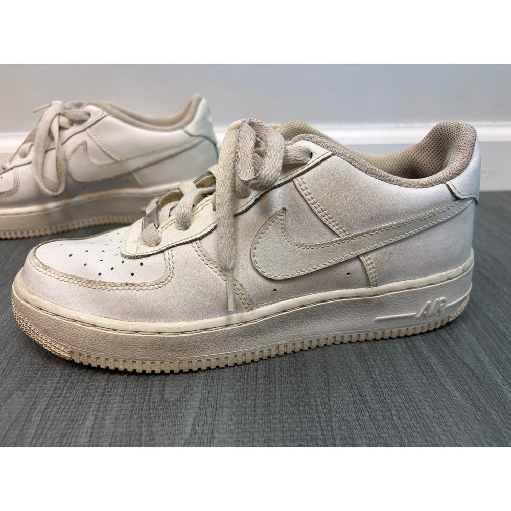 Nike Air Force 1 Sz 6.5Y Low Top Triple White Leather Sneakers AF1 Womens 8 - Picture 6 of 16